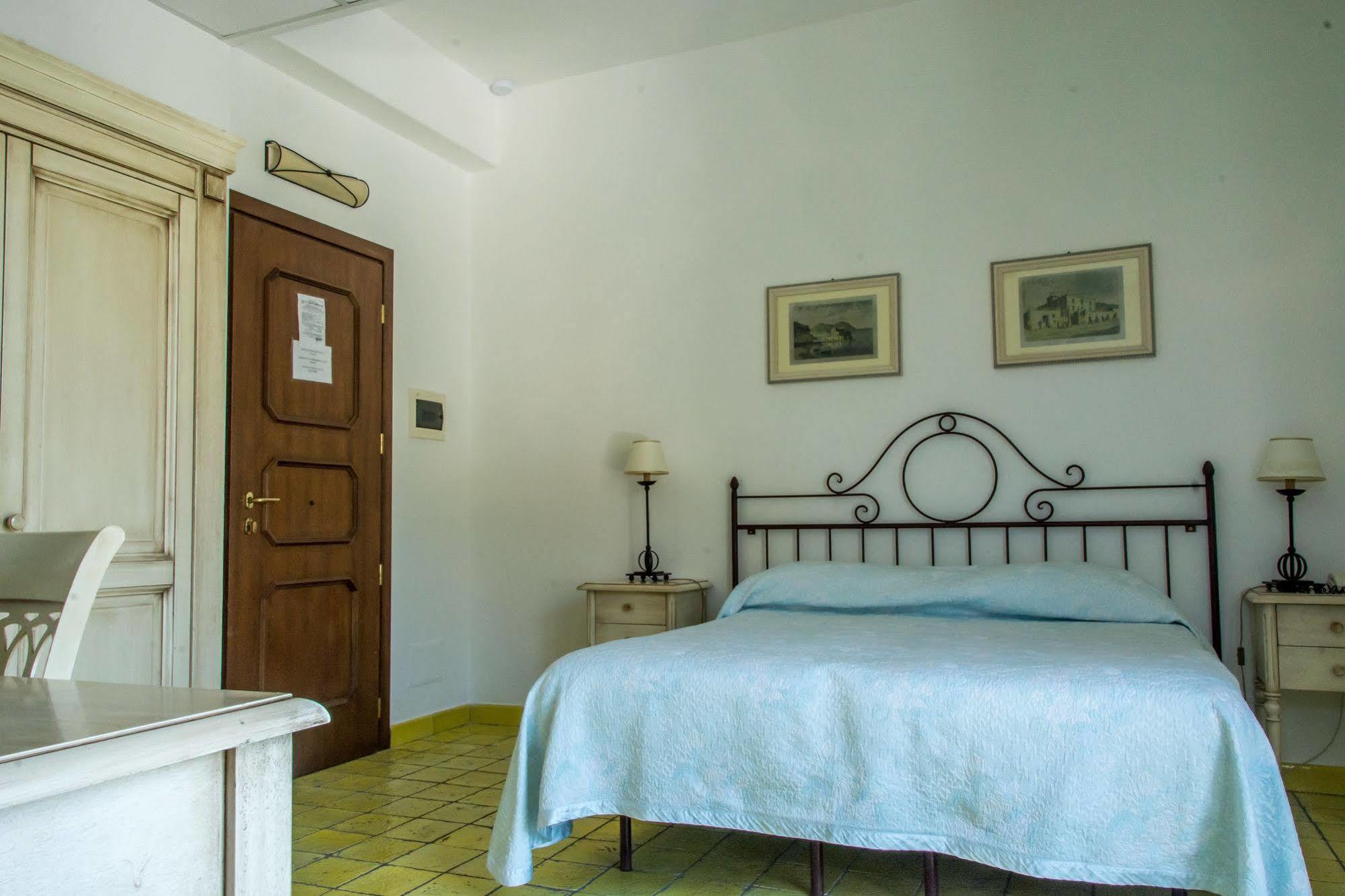 Hotel Rocce Azzurre Lipari  Exteriér fotografie